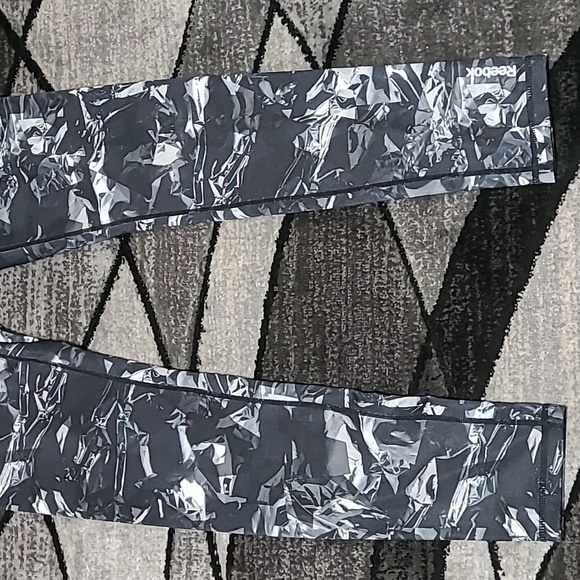 REEBOK LOGO LEGGINGS - Picture 3 of 9